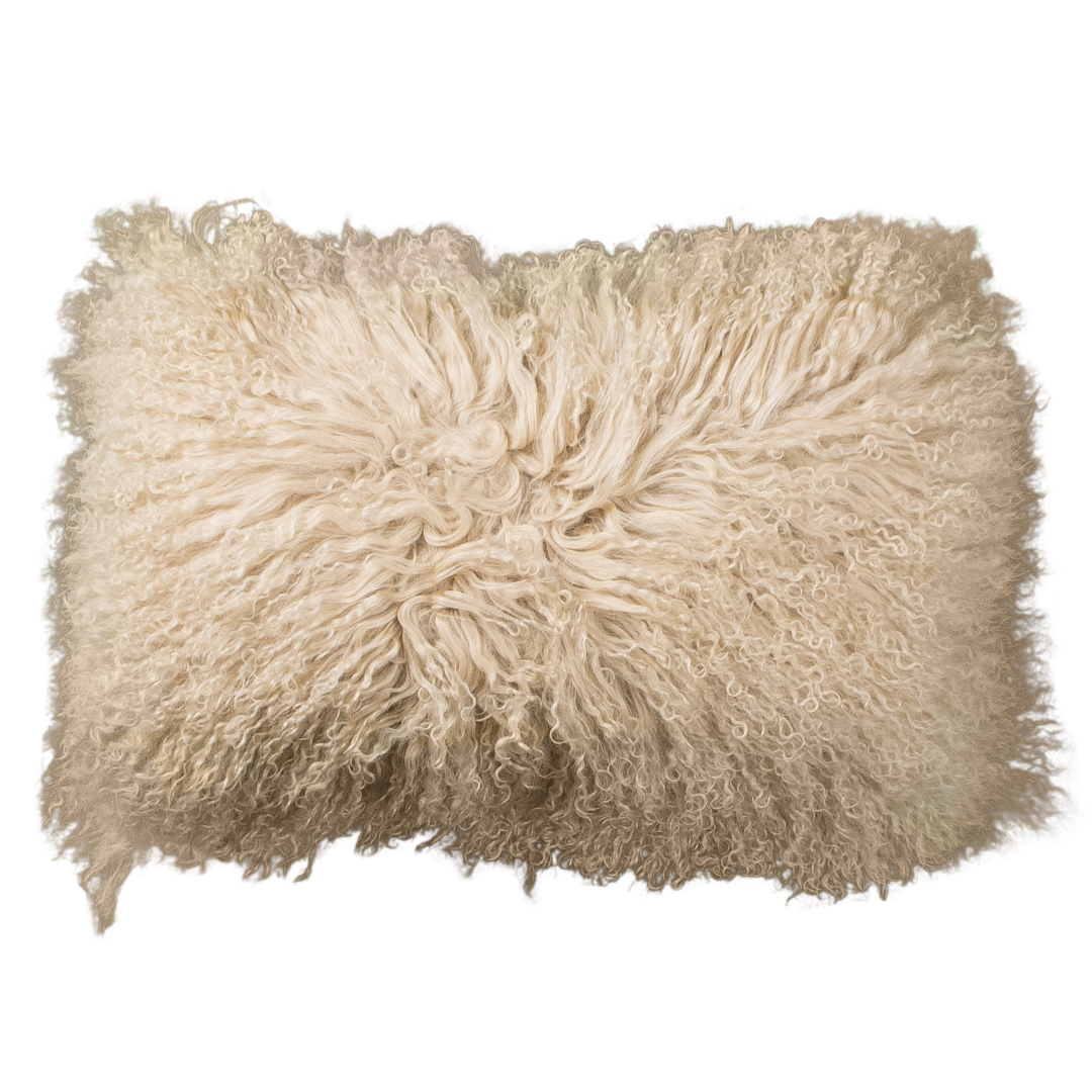 Housse de coussin en fourrure de mouton tibétain chameau, format rectangulaire 30x50 cm vu de face